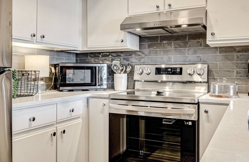 Surf City Condo | Beach condo with amazing views, beach access, & pool - close to town