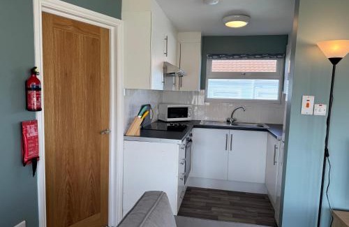 Westleigh Ski Chalet | Beach Cottage 33, Just a Short Stroll to the Beach
