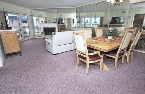 Indian Shores Condo | Beach Cottage, Indian Shores, FL. Oceanfront View Condo on Beach