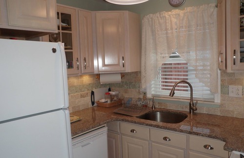 Ortley Beach Cottage | Beach Cottage Newark Ave Lavallette NJ. 1 block to beach. 3 night min.