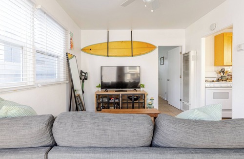 Ocean Beach House | Beach cottage with a retro vibe. Walk to The Beach. Garage Parking.