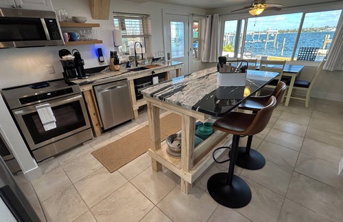 Bradenton Beach House | Beach+Dock+Pool+2 SUPs+2 Kayaks+Fishing+Water Views,Duplex,140 steps to Beach