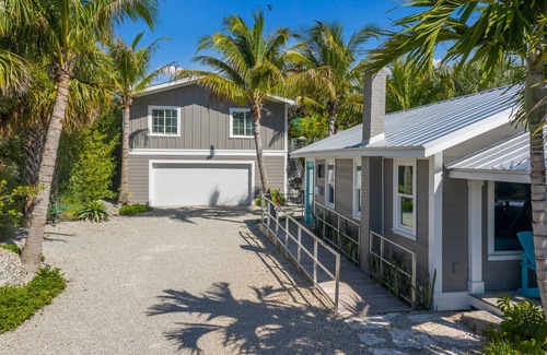 Anna Maria Apartment | Beach Don't Kill My Vibe by Beach Boutique Rentals