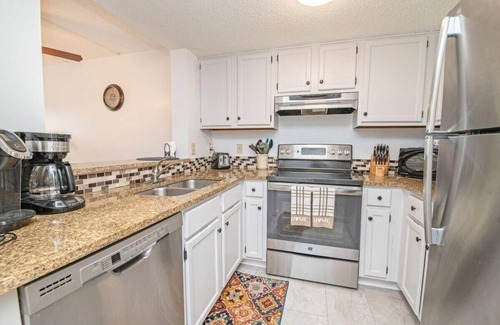St. Augustine Beach Condo | Beach Dreaming ~ FREE Activities Included~Oceanside~Resort Amenities by RedAwning