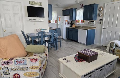 Summer Village Cottage | Beach Dreams Sweet Retreat. Lots of Updates! A few August days still available!