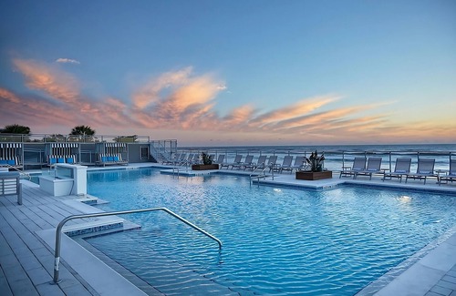 Daytona Beach Hotel | Beach Escapade! Beachfront Location, Outdoor Pool, Pet-friendly Property!