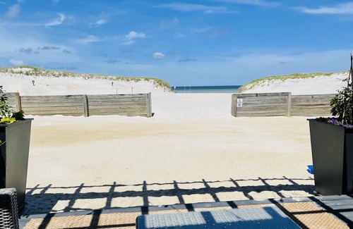 Dennis Cottage | Beach Front Cottage on Mayflower Beach