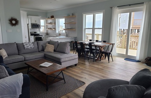 Dauphin Island House | BEACH FRONT GULF SIDE, huge decks and Ocean Views! Newly remodeled, like new!