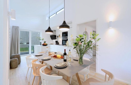 Lembruch House | Beach Front Home In Lembruchdümmer See