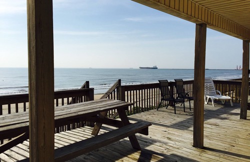 Surfside Beach House | Beach Front On Pedestrian Beach - bare feet to beach oct 7-9Sale@150nt +10% Off