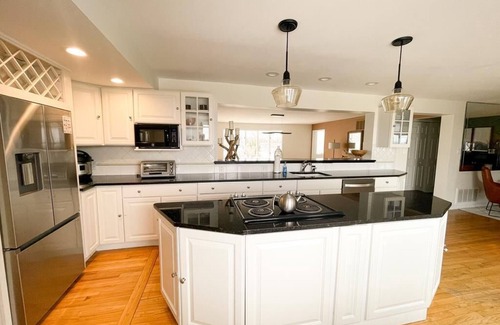 Villas House | Beach Front, Stunning Views, Pet Friendly, Professionally Decorated, WOW