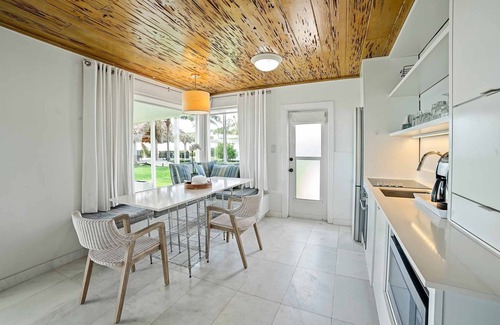 Nokomis House | Beach Front Two Bedroom Bungalow on Casey Key - 10