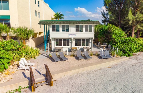 Englewood Apartment | BEACH FRONT unit 8 ground floor - STEPS FROM THE OCEAN