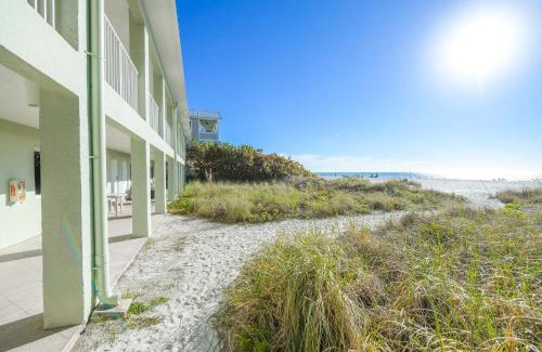 Bradenton Beach Apartment | Beach Front Villa - Right On The Beach!
