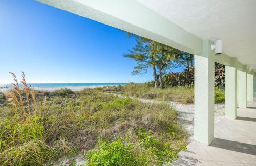Bradenton Beach Apartment | Beach Front Villa - Right On The Beach!