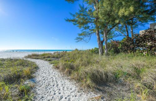 Bradenton Beach Apartment | Beach Front Villa - Right On The Beach!