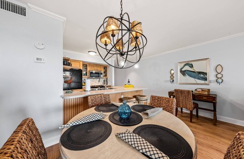 Kiawah Island Villa | Beach Front w/Beautiful Sunsets! Walk to Pools! Amenity Cards! Dog Friendly!