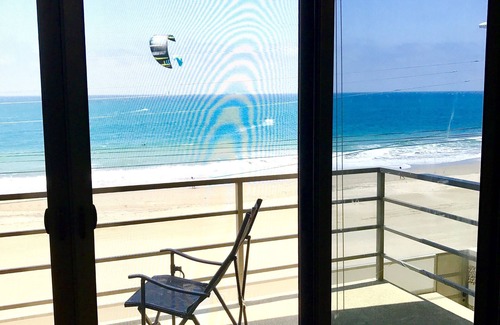 Manta Condo | Beach front western standards 2b/2b for your enjoyment!