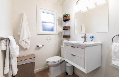Kings Beach House | Beach Haven Lakefront - On a Sandy Beach with Guest House