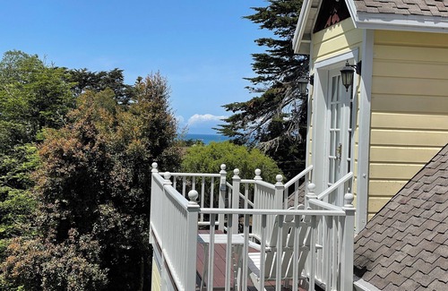 Pacifica House | Beach Hideaway close to San Francisco and the Airport