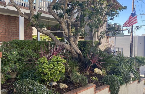Gas Lamp Section Apartment | Beach Home 3 blocks to the white sand.please no children under the age of 7.