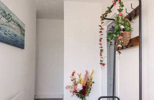 Porth House | BEACH HOUSE – 15 ALEXANDRA ROAD, pet friendly, with a garden in Porth