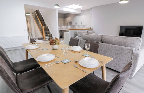 Stranraer Cottage | BEACH HOUSE, family friendly, country holiday cottage in Stranraer