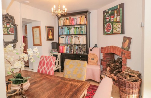 Watchet Cottage | BEACH HOUSE, family friendly, character holiday cottage in Watchet