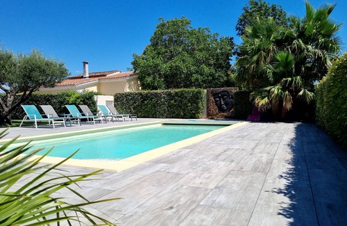 Sollies Pont Villa | Beach House in the heart of the olive trees, close to the sea