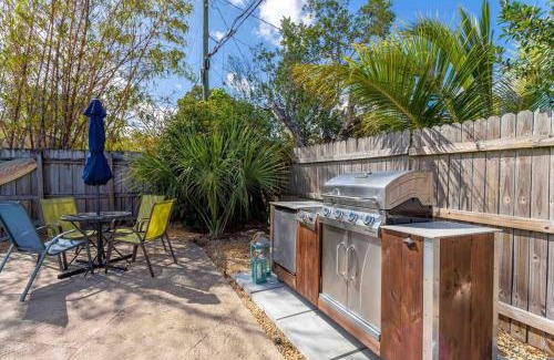 Lantana House | Beach House/KING BD/Hot Tub/Pool/Fire Pit/Gym/Golf