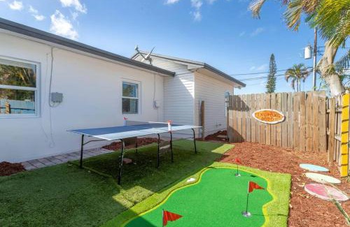 Lantana House | Beach House/KING BD/Hot Tub/Pool/Fire Pit/Gym/Golf