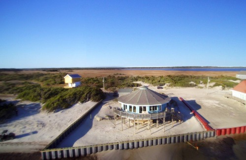 Cedar Island House | Beach House Privacy and Serenity by RedAwning