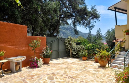 Agios Gordios House | Beach houses in Corfu “Angelos” at Agios Gordios