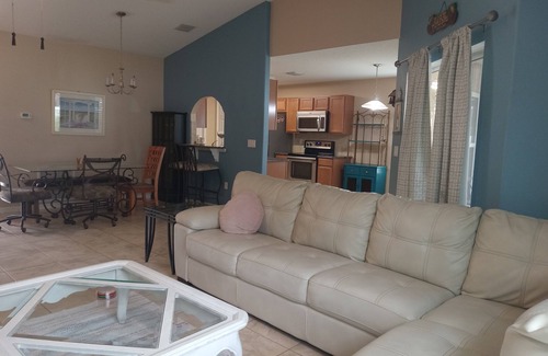 Flagler County House | Beach Just 5 Miles! Cul de Sac Home in Great Neighborhood