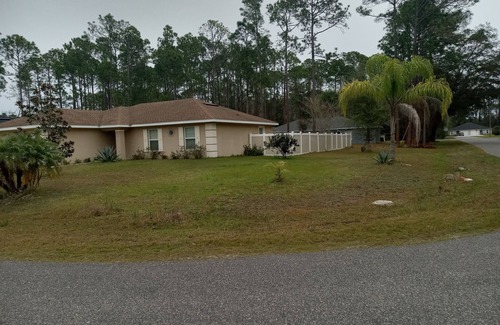 Flagler County House | Beach Just 5 Miles! Cul de Sac Home in Great Neighborhood