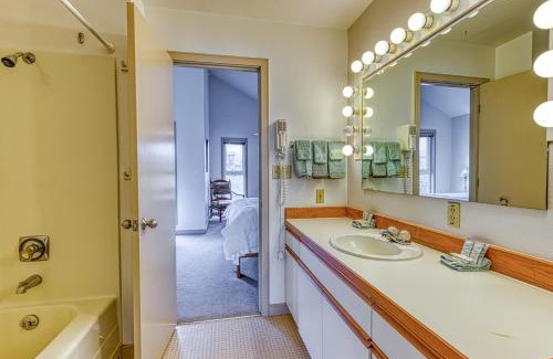 Bandon Apartment | Beach Loop Condo #2 - South Unit