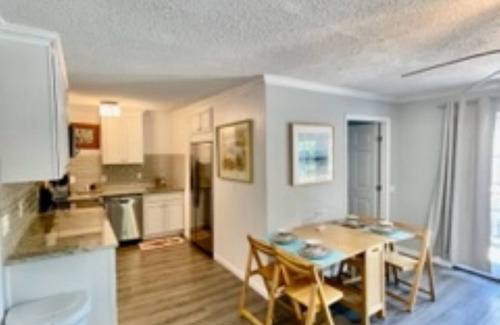 Windy Hill Apartment | Beach Love large1BR Suite, NEW POOL MAY 2024, pets ok, walk to beach, Parking