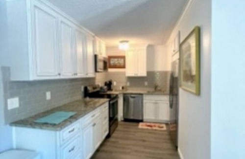 Windy Hill Apartment | Beach Love large1BR Suite, NEW POOL MAY 2024, pets ok, walk to beach, Parking