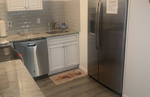Windy Hill Apartment | Beach Love large1BR Suite, NEW POOL MAY 2024, pets ok, walk to beach, Parking