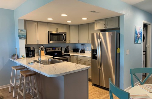 Surf City Condo | Beach Lovers, Oceanview, Cute 1 BR, 2 full BA condo in Surf City sleeps 5