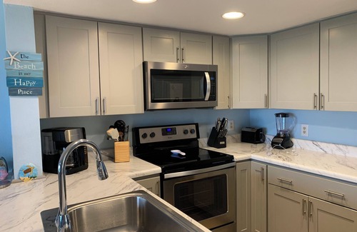 Surf City Condo | Beach Lovers, Oceanview, Cute 1 BR, 2 full BA condo in Surf City sleeps 5