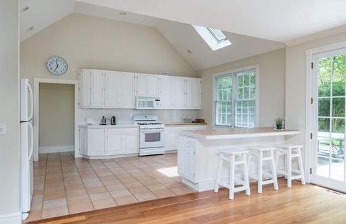 East Hampton North House | Beach nearby and pool in your backyard in this family-friendly modern home