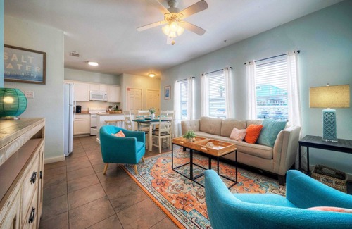 Port Aransas Cottage | Beach Nearby + Pool 6-units Costa Bahia w/Pet Access
