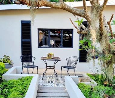 Umtentweni House | Beach Nest Unit - Ebbtide