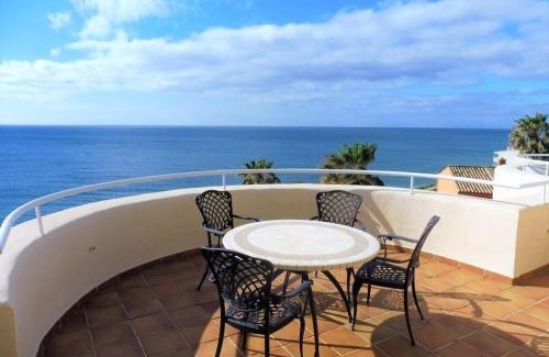 Buenas Noches House | Beach Penthouse Bermuda Beach 3