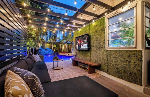 Lauderdale Beach House | Beach Pop - Steps to Beach, Heated Pool & Hot Tub