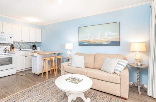 Tybee Island Condo | Beach Racquet A315 | Community Pool + Beach Access