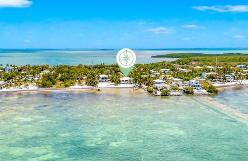 Islamorada House | Beach Residence Private overwater dock Heated Pool Mahi Key