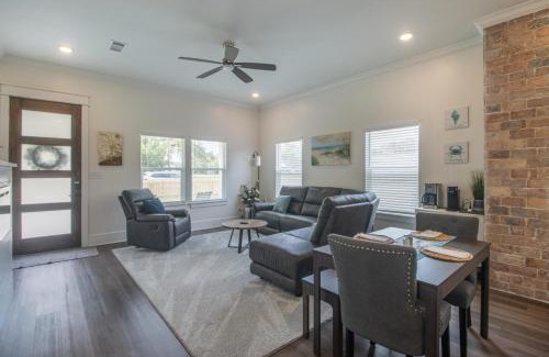 Gulfport House | Beach Retreat at Gaston Point