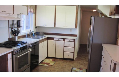 Roads End Cottage | Beach Retreat House w/Ocean Views, Covered Hot Tub, & Large Fenced Yard